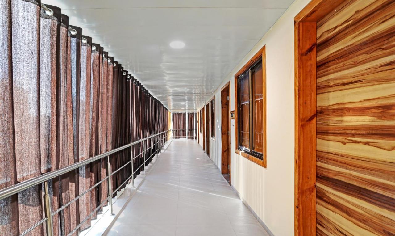 Itsy Hotels Rk Palace Вадодара Экстерьер фото